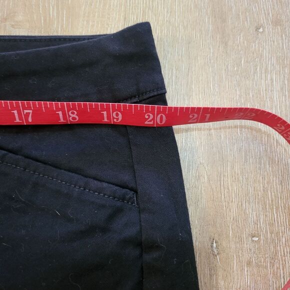 Old Navy Pixie Mid Rise Black Shorts Size 16 - Picture 5 of 6